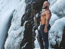 Норвежец прыгнул в ледяную воду и побил свой рекорд