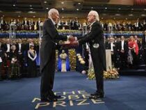В Стокгольме король Швеции вручил Нобелевские премии