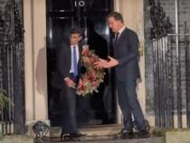 Британский премьер Сунак оконфузился у дверей своей резиденции