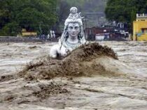 В Индии проливные дожди вызвали наводнения
