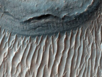 Крупные залежи подземного льда обнаружили на Марсе