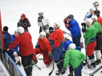 Сборная Кыргызстана по хоккею готовится к чемпионату мира