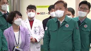 Военные врачи заменят бастующих медиков в Южной Корее