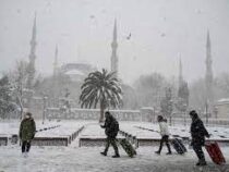 Мощный снегопад накрыл Афины