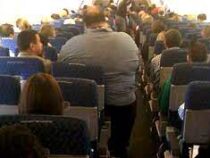 Авиакомпании захотели взвешивать пассажиров ради доплаты за их лишние килограммы