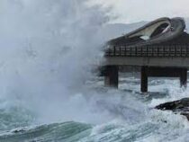 Мощный шторм обрушился на Норвегию