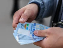 Средняя зарплата в Кыргызстане по итогам  прошлого года составила 33 тысячи 258 сомов