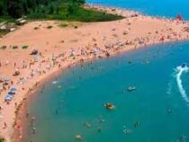 В парламенте предлагают усилить требования к содержанию пляжей Иссык-Куля