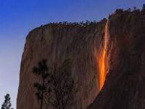 В США водопад превратился в «огнепад»