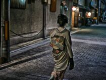 В Японии закроют часть города Киото из-за приставаний к гейшам