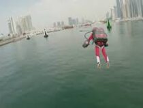 Первая в мире гонка в реактивных костюмах прошла в Дубае