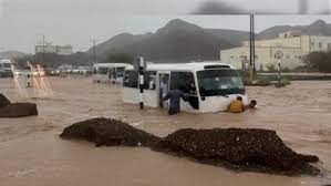 Наводнения в Омане: погибли 12 человек