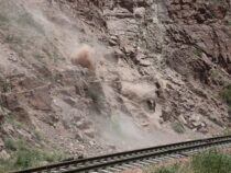 На трассе Бишкек – Нарын – Торугарт проведут спуск опасных камней