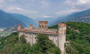 Джонни Депп намерен купить древний замок в Италии