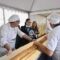 Французские пекари приготовили самый длинный в мире багет