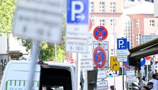 Во Франкфурте-на-Майне на 1100 метрах дороги установили 566 знаков
