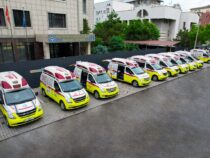 Южная Корея передала МЧС КР машины скорой помощи