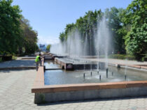 В Бишкеке с 1 мая запустили фонтаны
