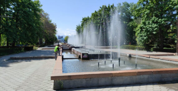 В Бишкеке с 1 мая запустили фонтаны