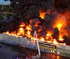 Пожар в ТРЦ Варшавы: сгорело больше 80% комплекса