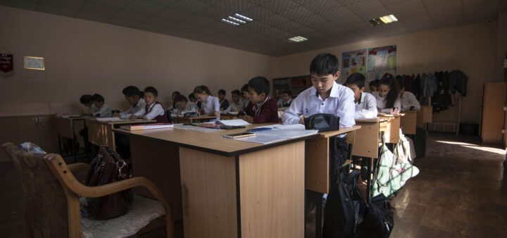 В Бишкеке с 1 сентября занятия в 44 школах будут начинаться с 7:30