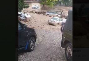 Сели разрушили легкие конструкции и внутренние дороги в селе Арстанбап