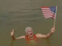 Американский пловец искупался в водах Сены