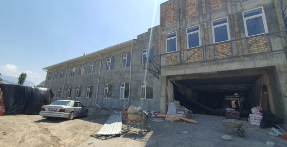 В Кадамжайском районе строится новая школа
