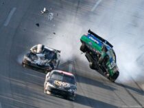 Гонщик NASCAR установил рекорд по длительности полета на суперкаре